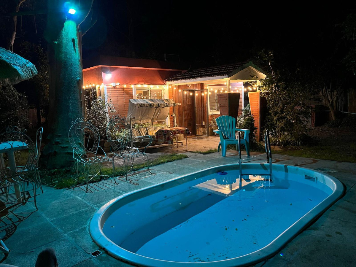 Alquilo casa de 2 dormitorios en Atlántida con piscina  