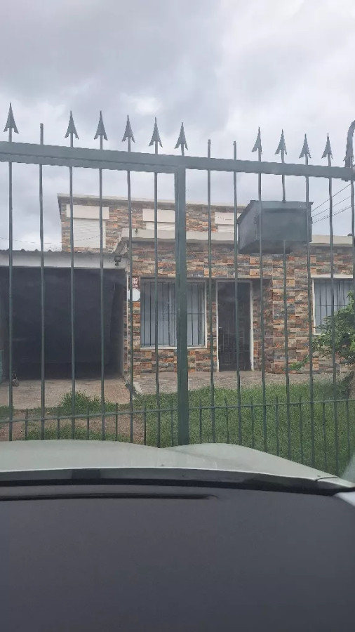 Alquilo casa 4 dormitorios 2 baños Belvedere 