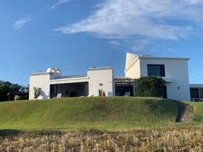 Sobre La Playa Mansa Punta Del Este Ideal Edificio