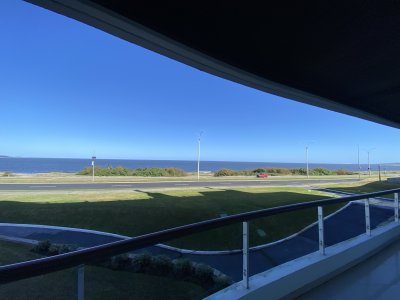 Apartamento venta 3 dormitorios mas dependencia 