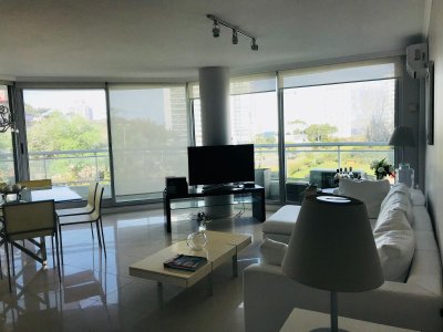 Venta apartamento 3 dormitorios mas dependencia Punta del Este