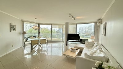 Venta apartamento 3 dormitorios mas dependencia Punta del Este
