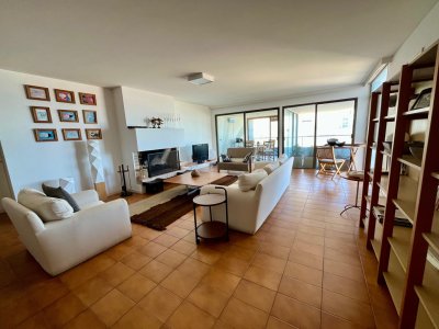 VENTA APARTAMENTO 4 DORMITORIOS PUNTA DEL ESTE
