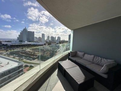 Venta apartamento tres dormitorios Punta del este playa Mansa edificio Art Tower