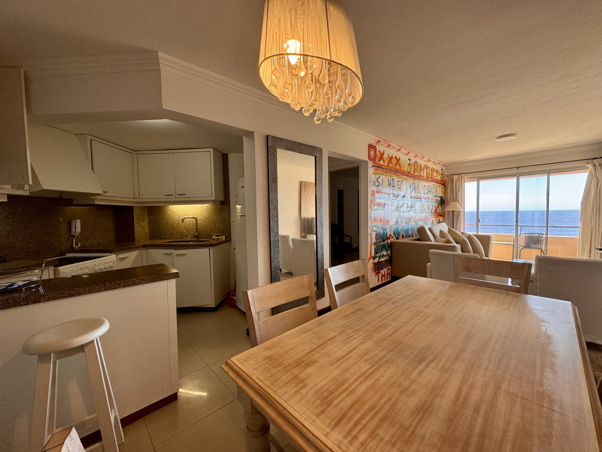 Venta apartamento 2 dormitorios 2 baños primera linea
