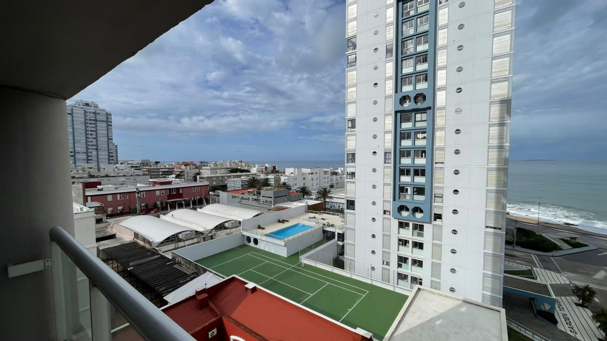 VENTA APARTAMENTO DE 2 DORMITORIOS. PUNTA DEL ESTE PENINSULA