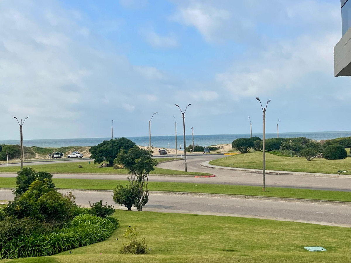 Venta y alquiler de hermoso Aparatamento en la Brava-Punta Del Este