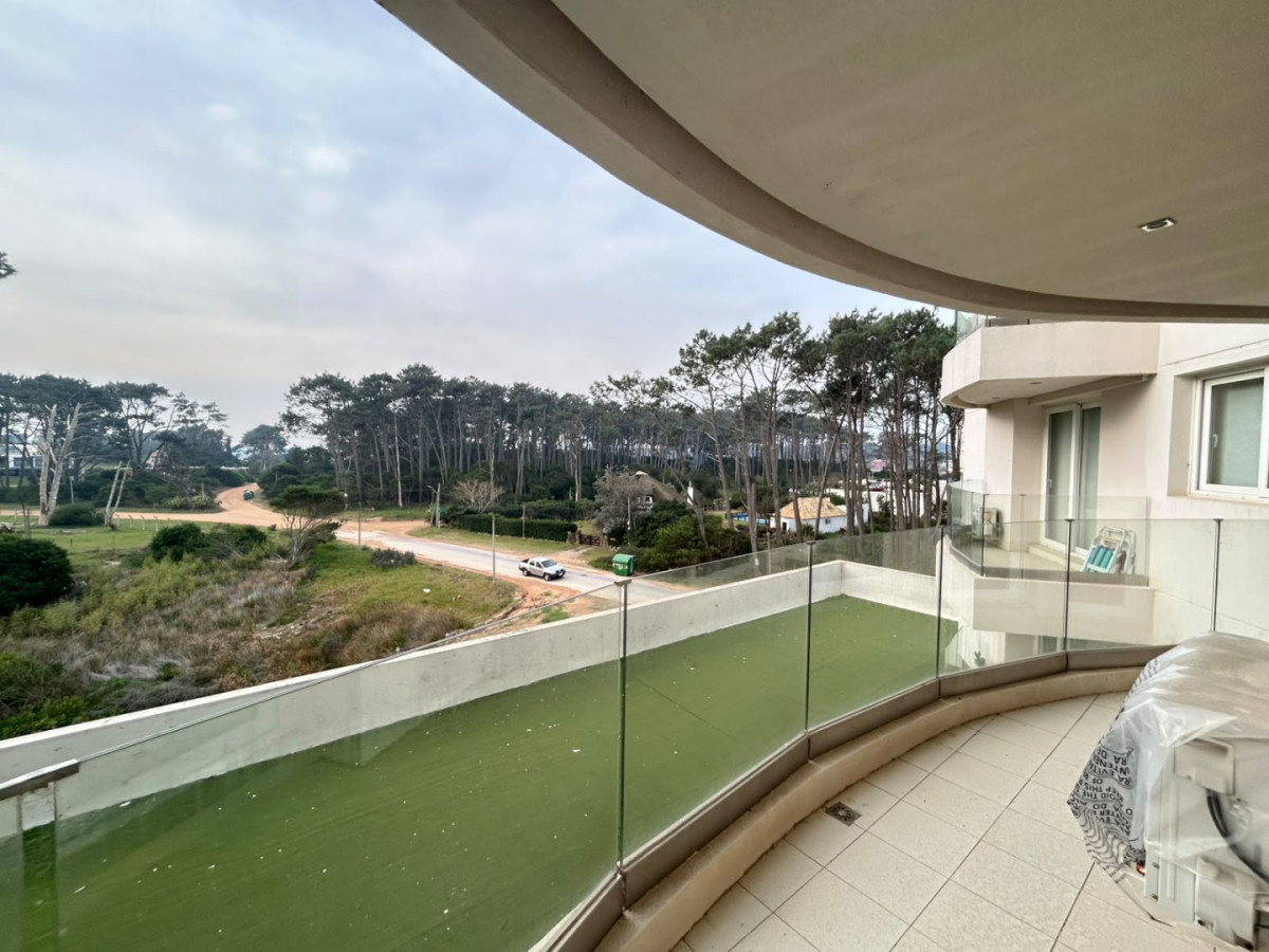 Venta apartamento un dormitorio Punta del este Playa Mansa Primera linea