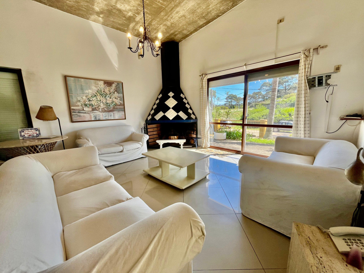 VENTA CASA 3 DORMITORIO PUNTA BALLENA-CLUB DEL LAGO