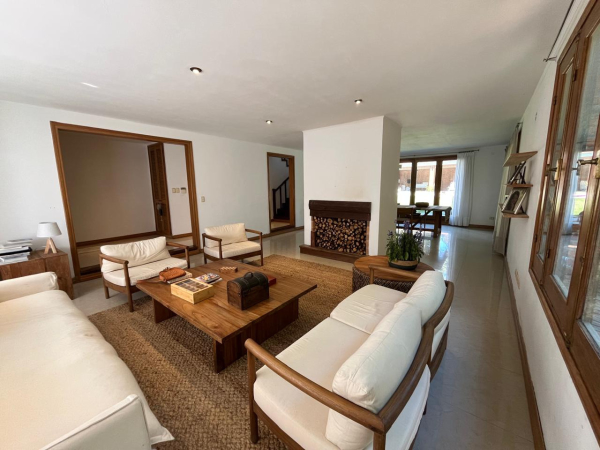 Alquiler temporal casa 5 Dormitorios Lugano