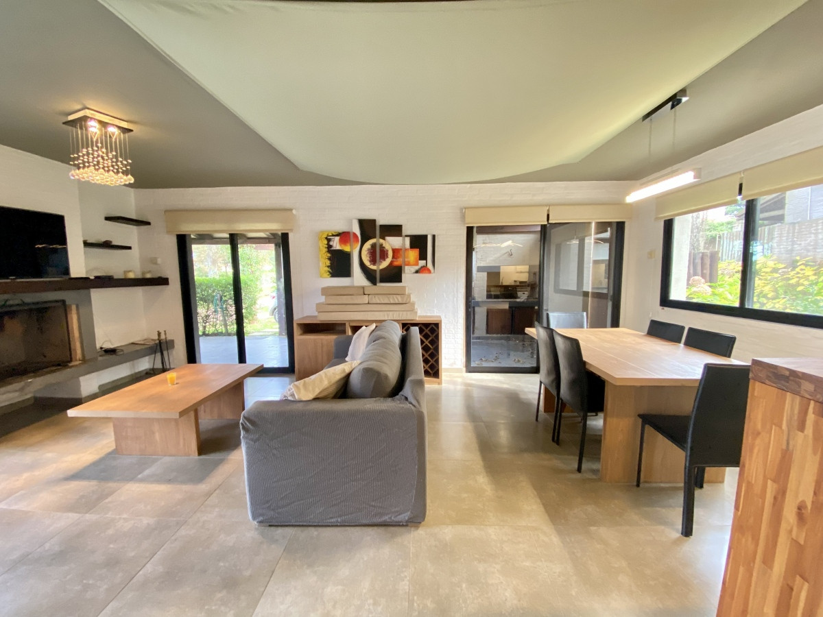 Casa venta 2 dormitorios Parque Pinares