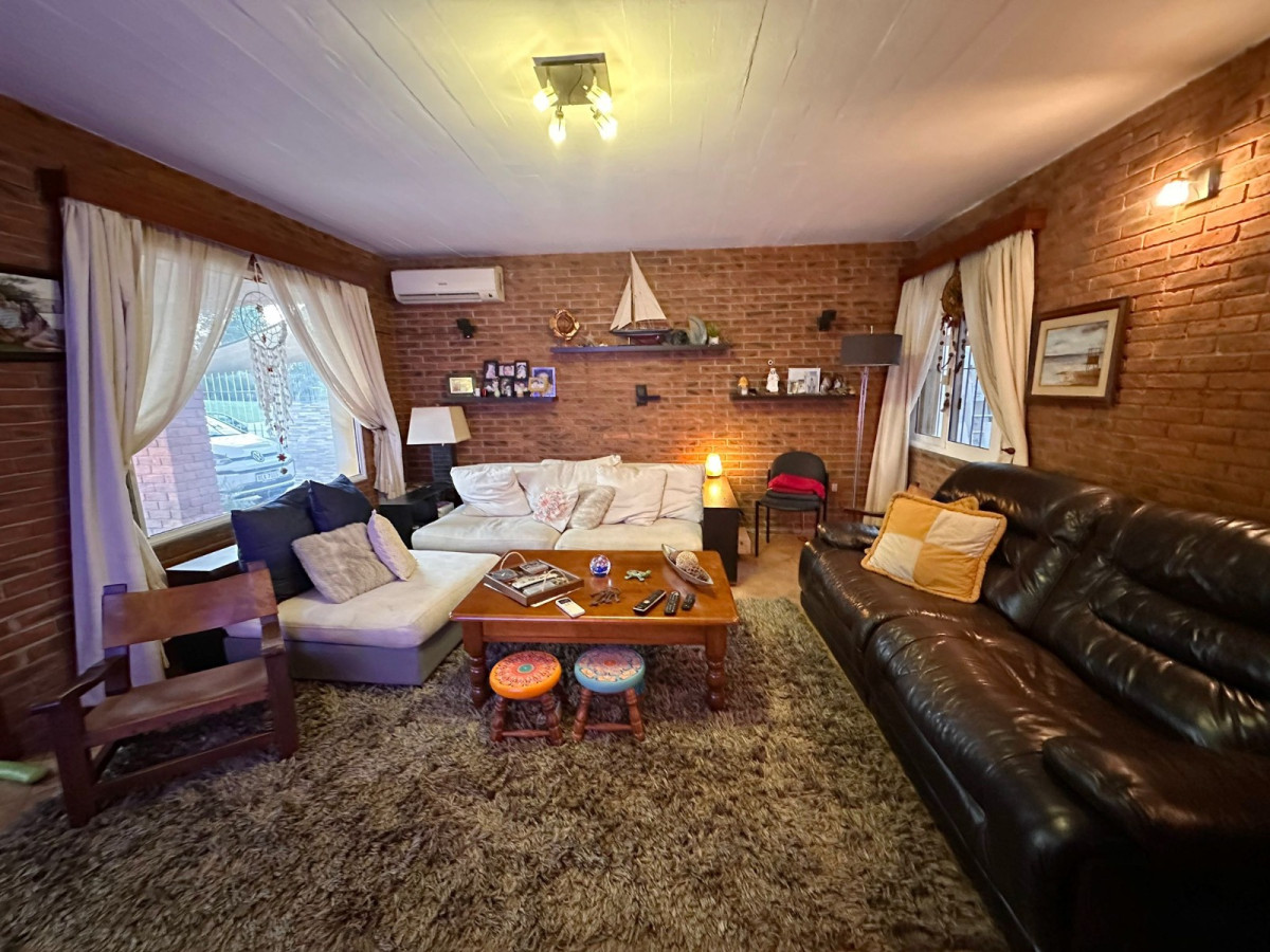 Venta casa 4 dormitorios 3 baños Punta del Este