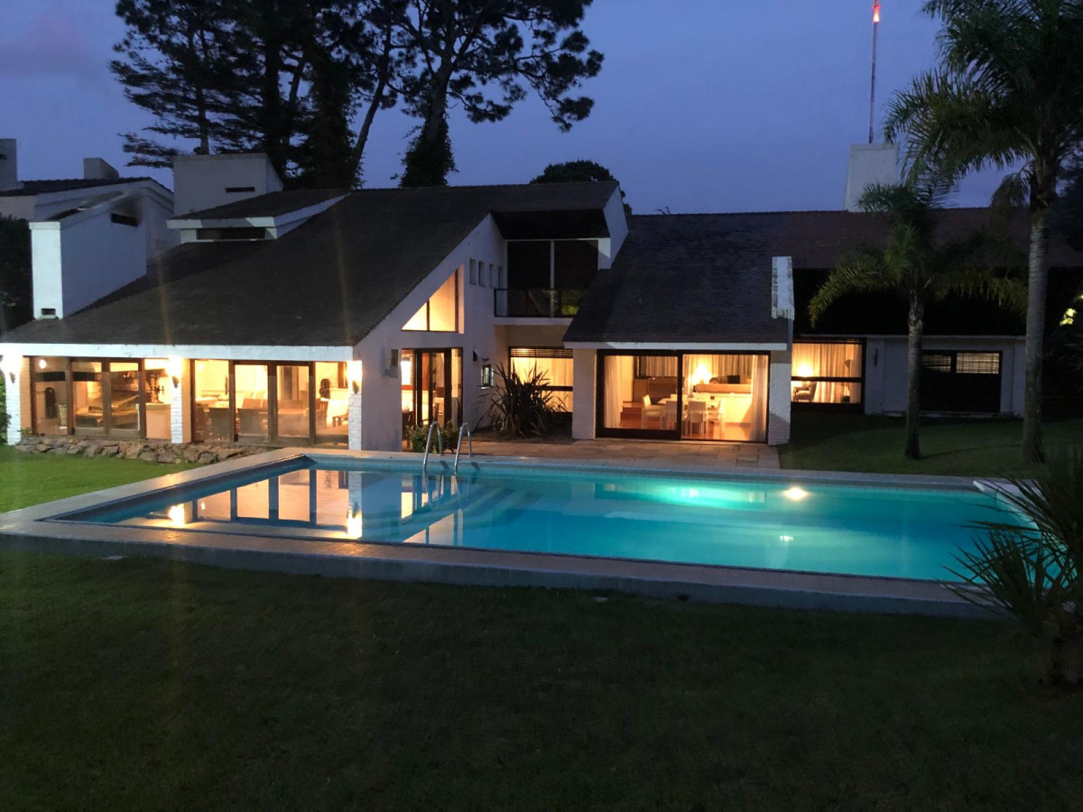 HERMOSA RESIDENCIA EN CANTEGRIL 