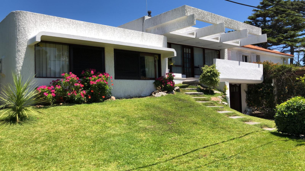 HERMOSA CASA EN MANSA MUY CERCA DEL MAR