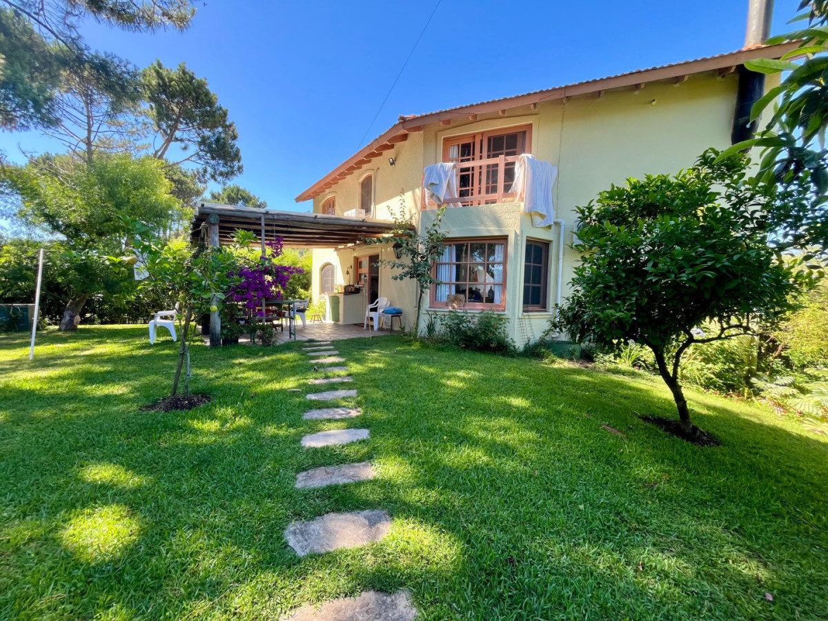 VENTA CASA 3 DORMITORIOS TIO TOM