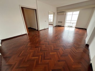 Alquiler Apartamento 4 Dormitoiros con cochera Cordon Montevideo 