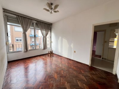 Alquiler Apartamento 2 Dormitorios con Balcón Cordón Montevideo R