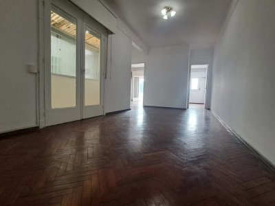 Alquiler Apartamento 2 Dormitorios La Comercial Montevideo R