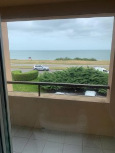 Apartamento en edifico Tauro de 2 dorm 2 bañ