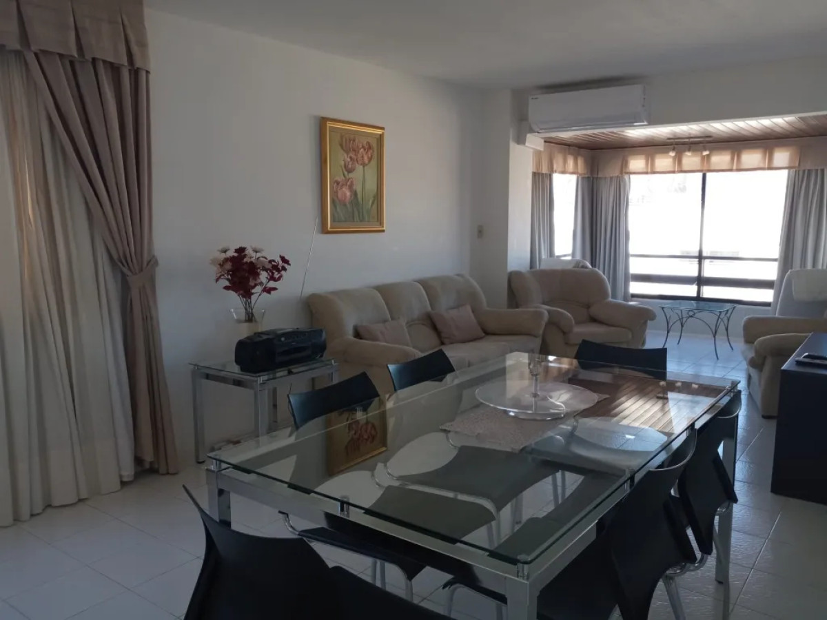Amplio apartamento en venta Peninsula de Punta del Este
