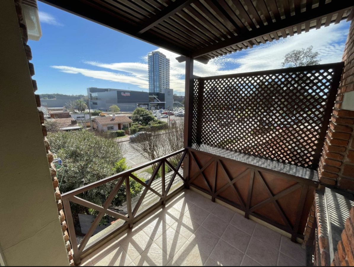 Venta Apartamento 2 domitorios zona Shopping Atlantico