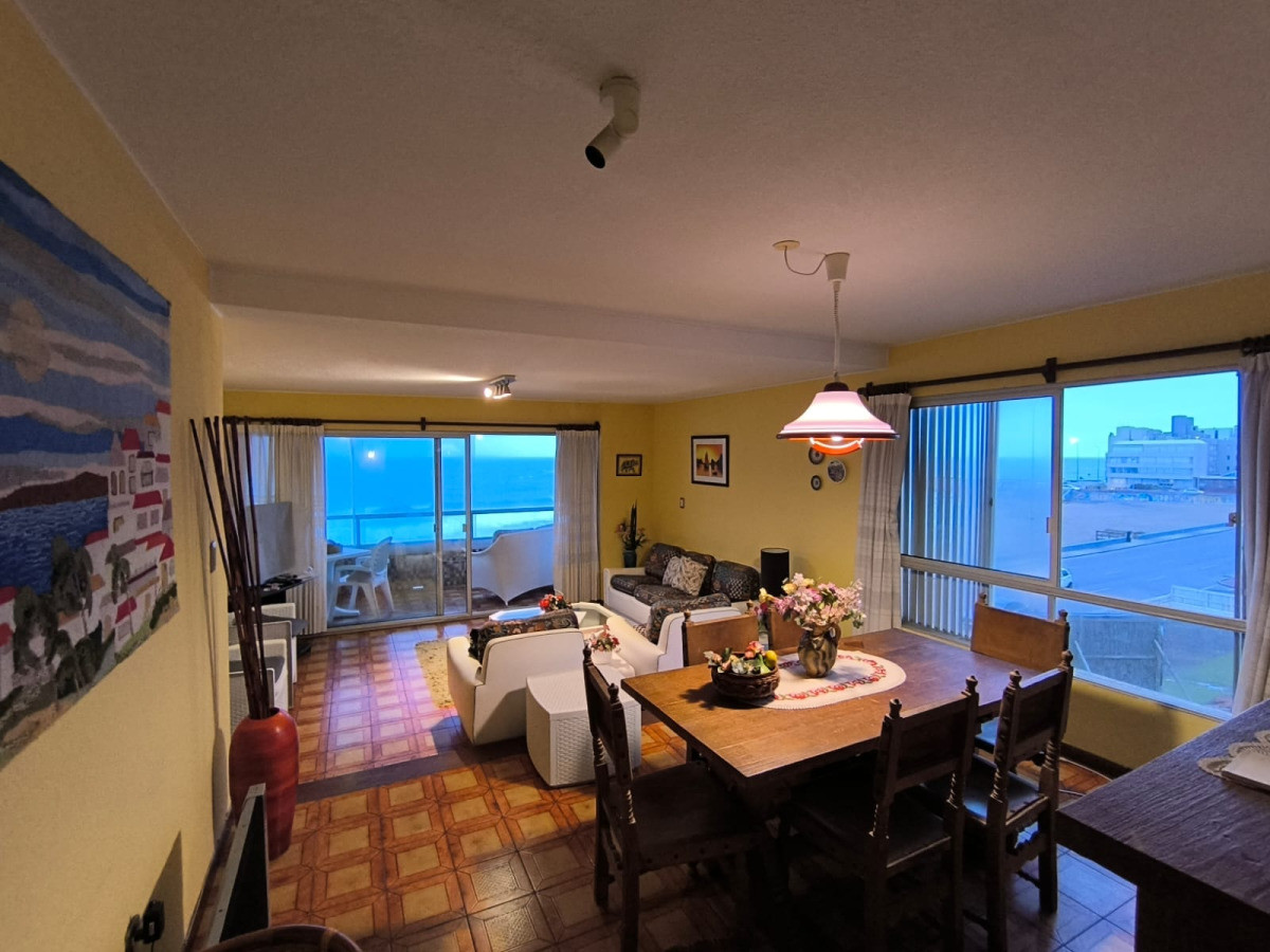 Espectacular alquiler con Vista al Mar. 3 dormitorios.