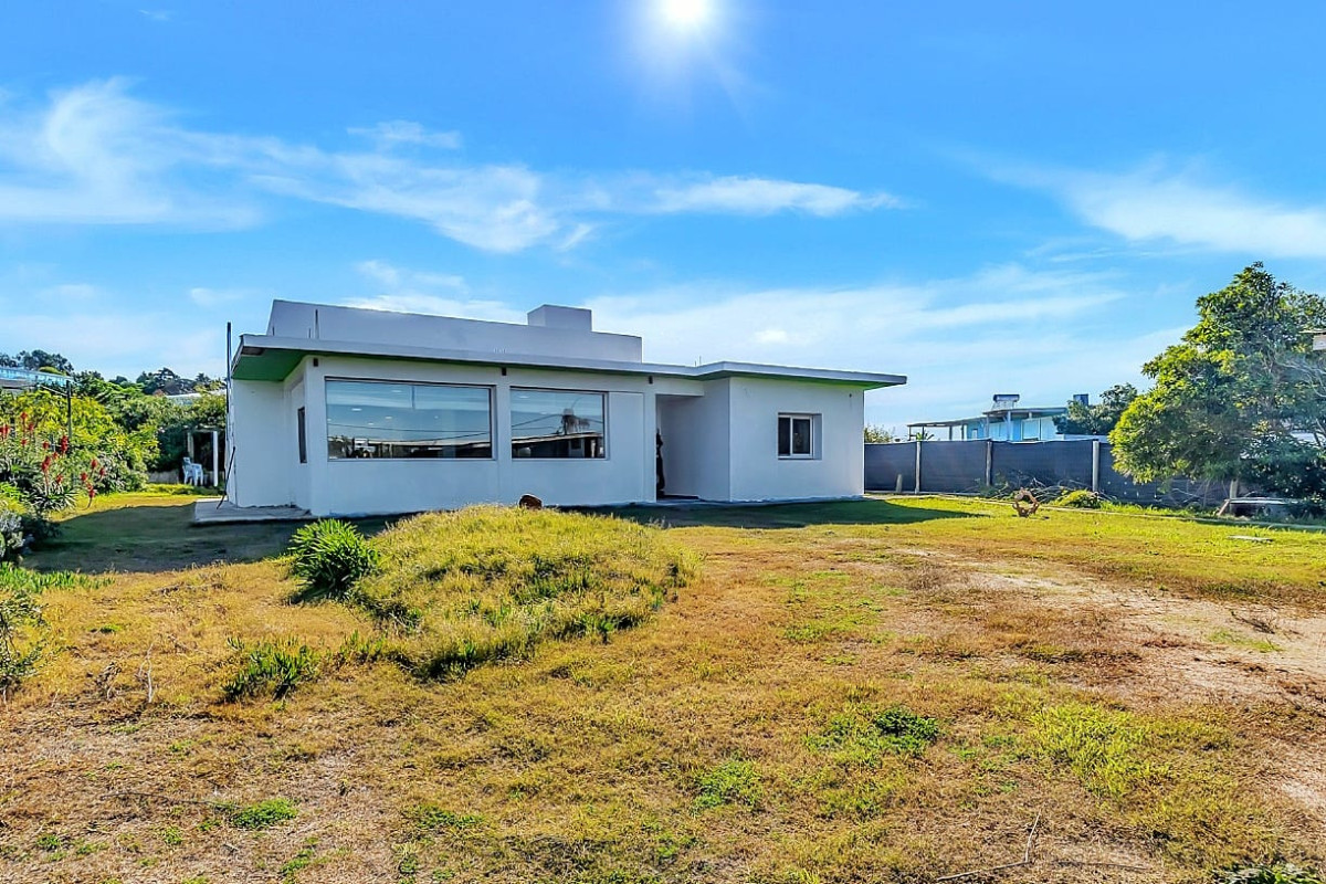 Casa En Venta Las Grutas, Punta Ballena