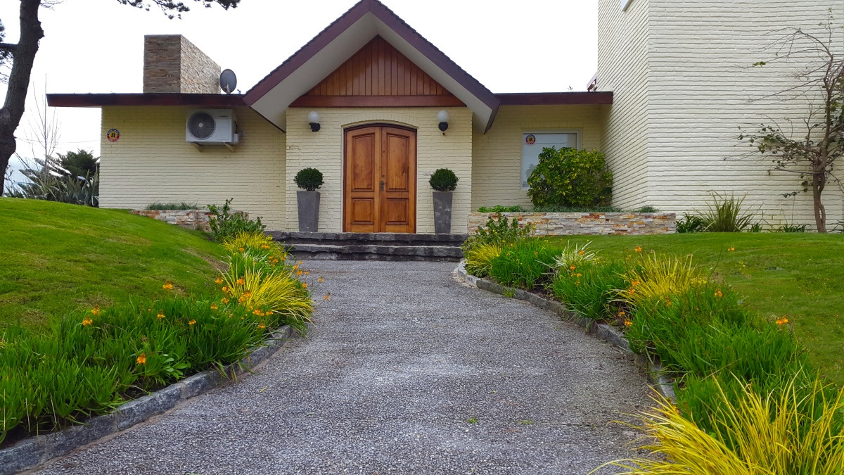 Hermosa casa de 4 dormitorios 