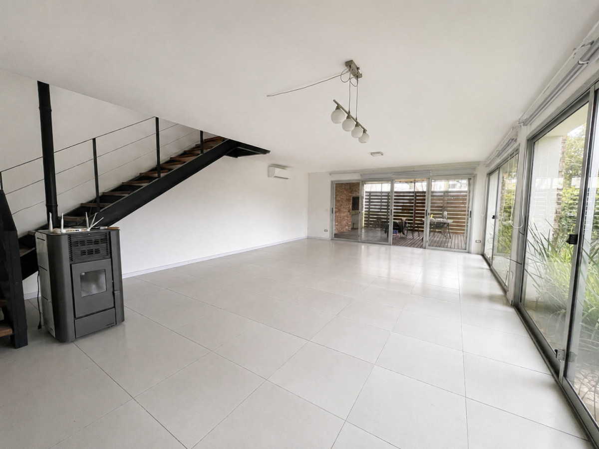 Casa en Alquiler Anual Pinares