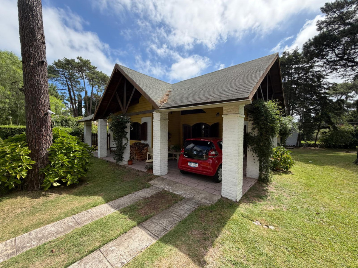 Hermosa casa en venta en Pinares - Punta del Este