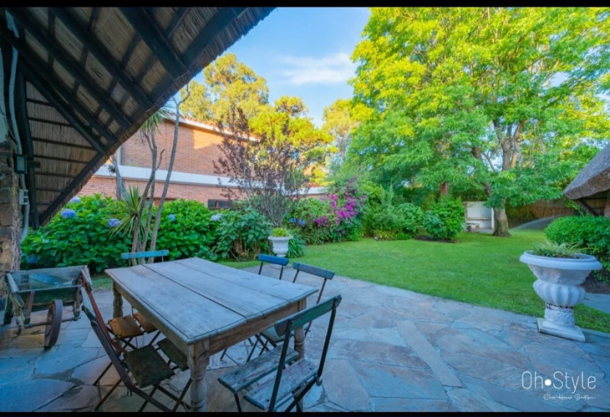 Casa en Alquiler temporal  Disponible Enero 2026 .Punta del Este Playa Mansa