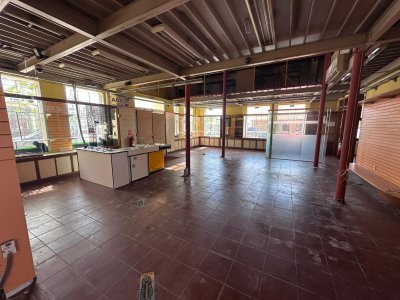 Alquiler Local 550 m² en Centro de Maldonado.