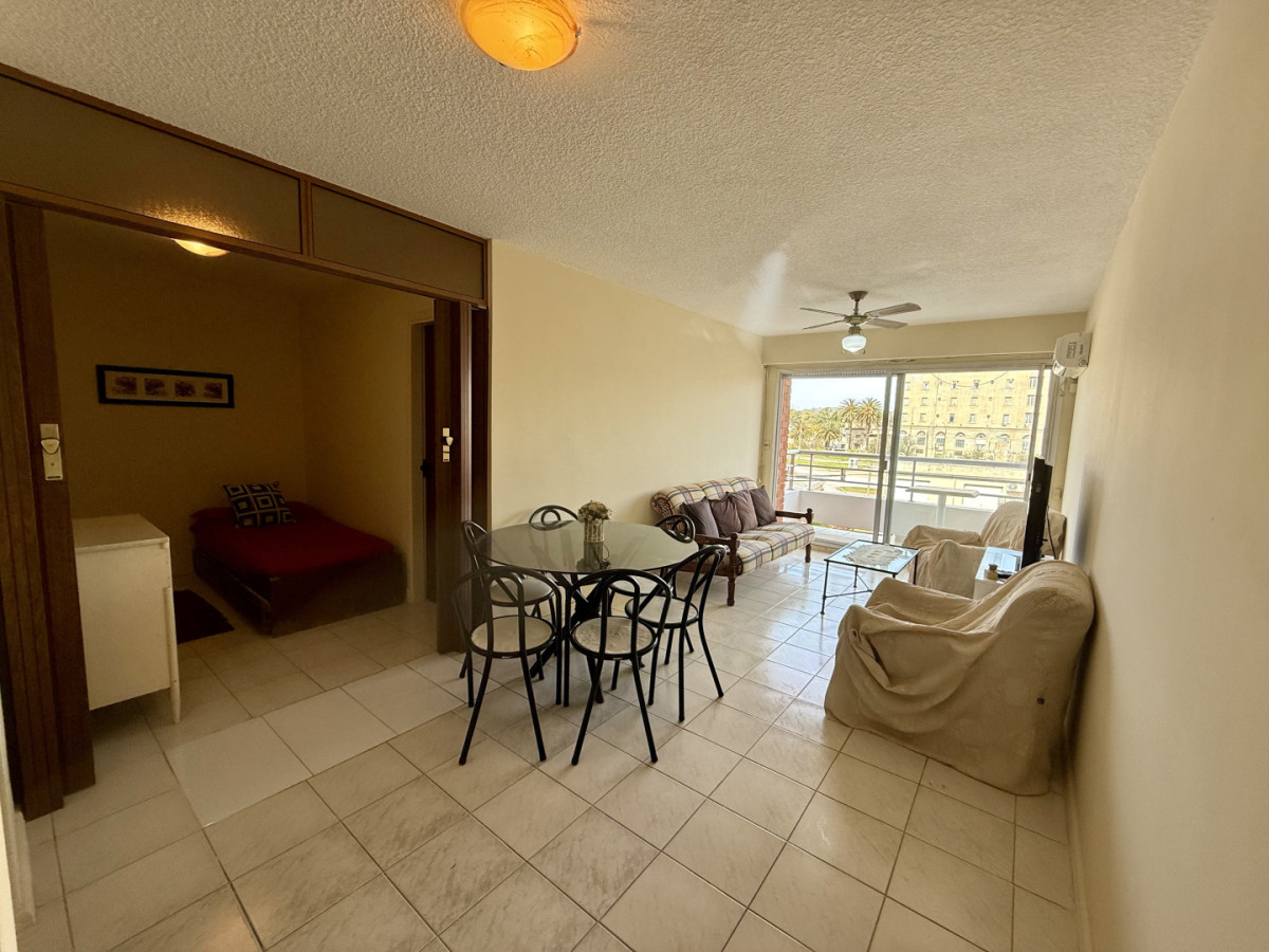 Apartamento en venta y alquiler anual  1 dormitorio y medio Piriapolis
