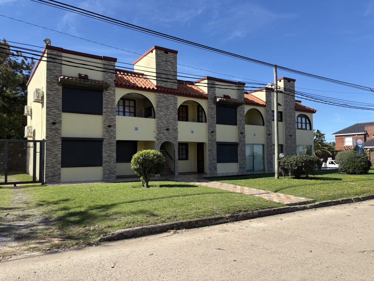 Apartamento En Venta Piriapolis 2 Dormitorios 1 Baño