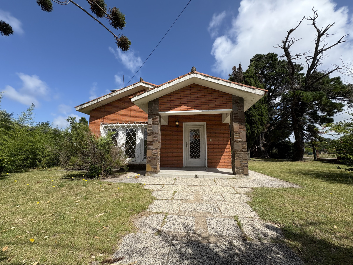 Casa en Venta Los Ángeles 4 dormitorios 2 baños