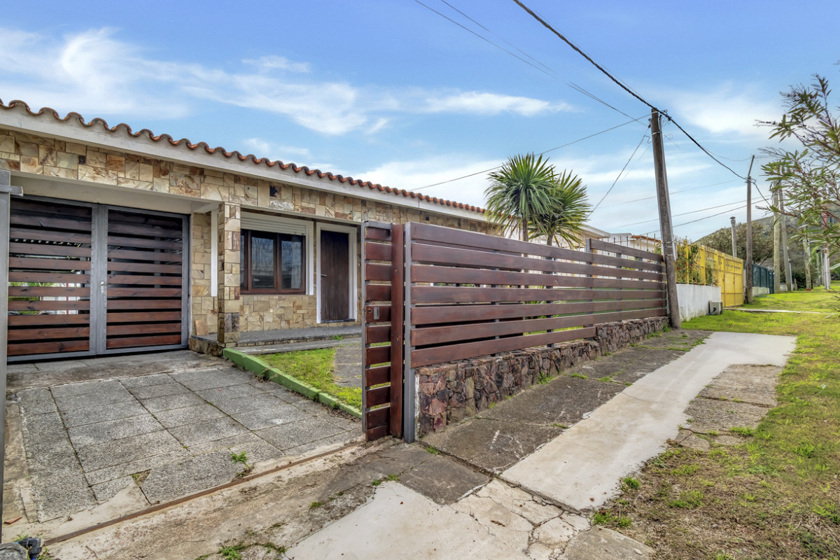 Venta de Casa + Depto en el centro de Piriapolis.