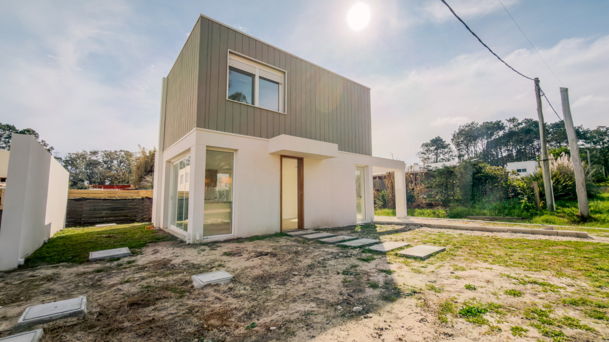 Casa en Venta Punta Colorada 2 dormitorios 2 baños 