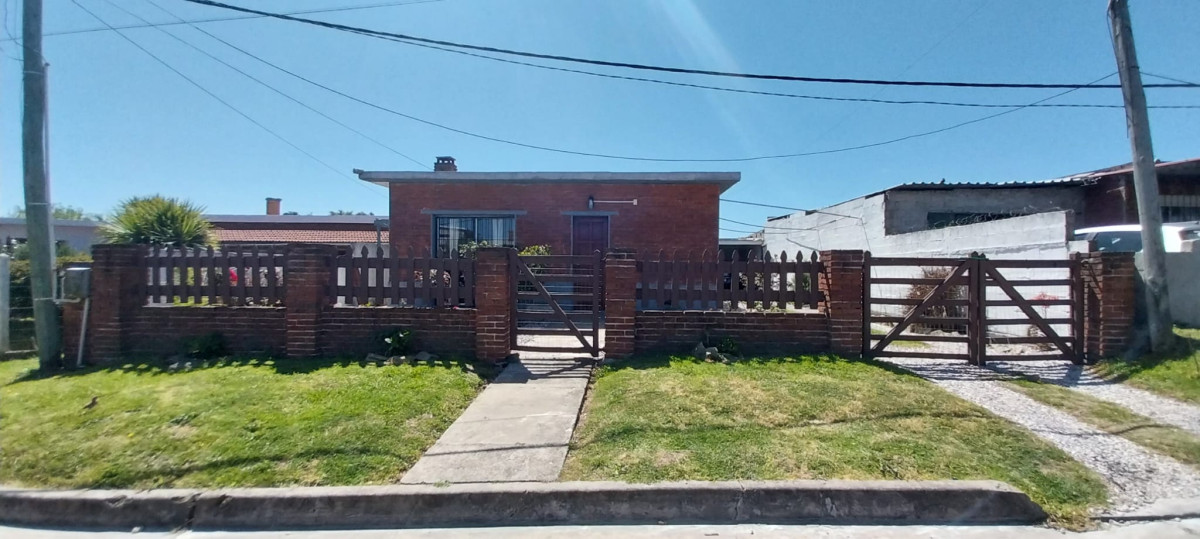 Casa en Venta de 3 Dormitorios Barrio Las Cooperativas 
