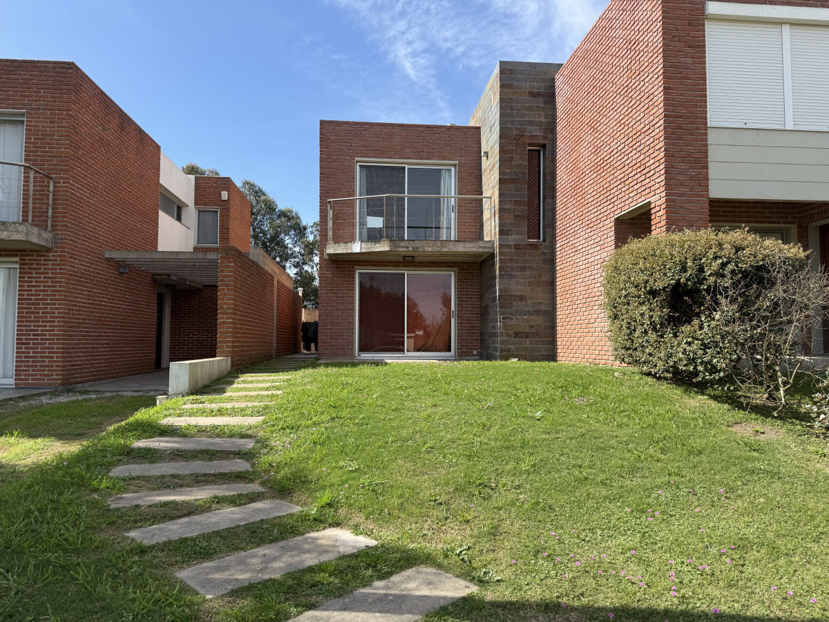Casa en alquiler anual Piriapolis Portales