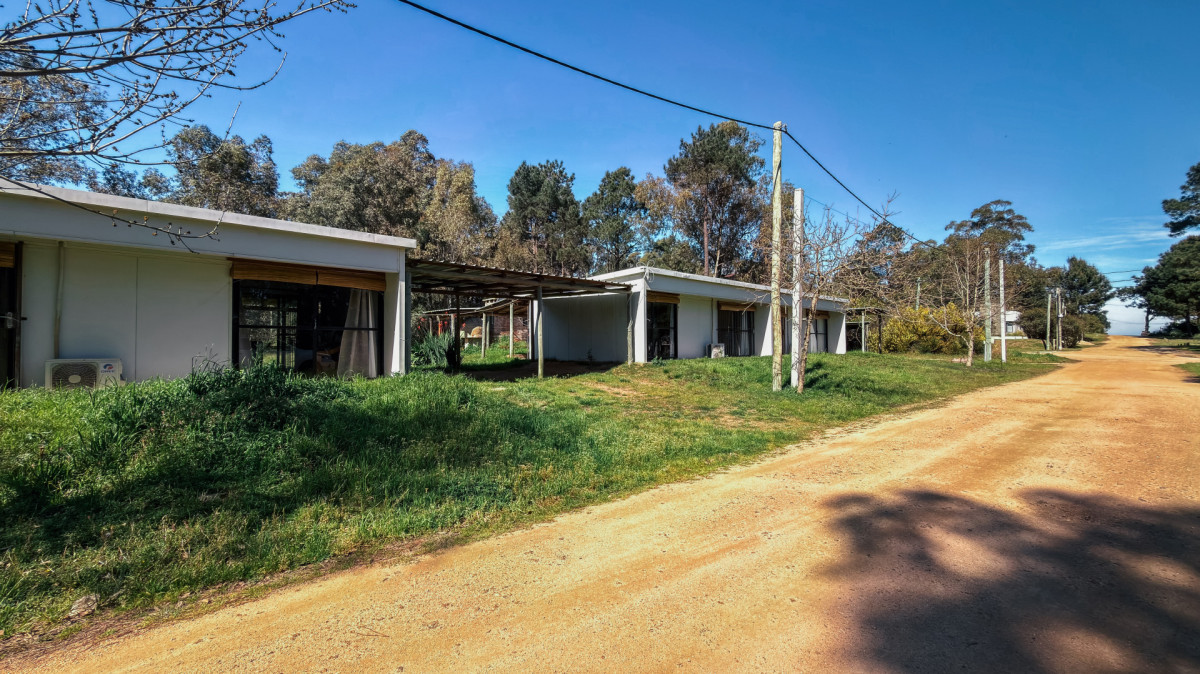 Venta de complejo de 5 casas de 1 dormitorio a 150 Mts del mar