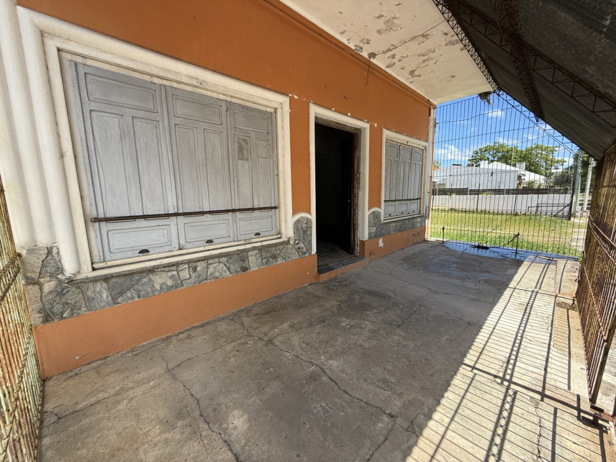 Venta de Local con potencial de construir unidades para renta