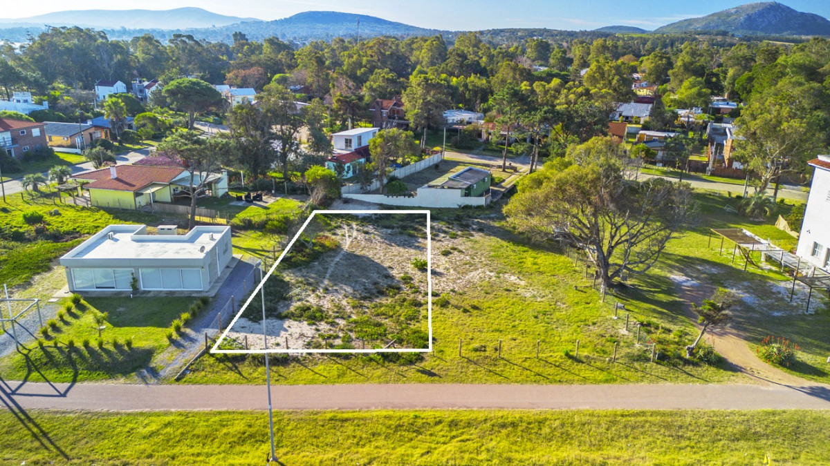 Venta de Terreno Frente al Mar Piriapolis 
