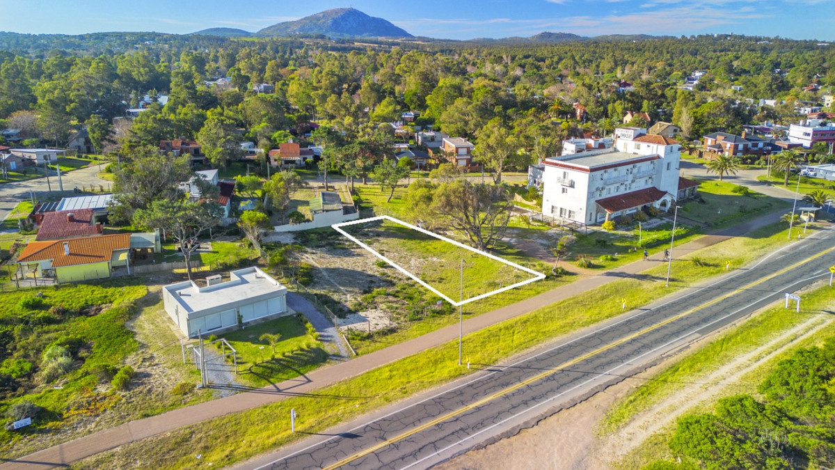 Terreno en Venta primera linea de mar Piriapolis