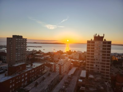 Venta Apartmento Punta del Este, Península, 2 dormitorios, gran vista al mar.