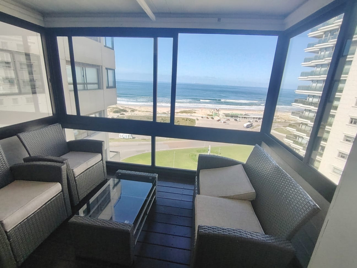 Venta y Alquilr temporada de Apartamento 3 dormitorios Frente al Mar Playa Brava Punta del Este