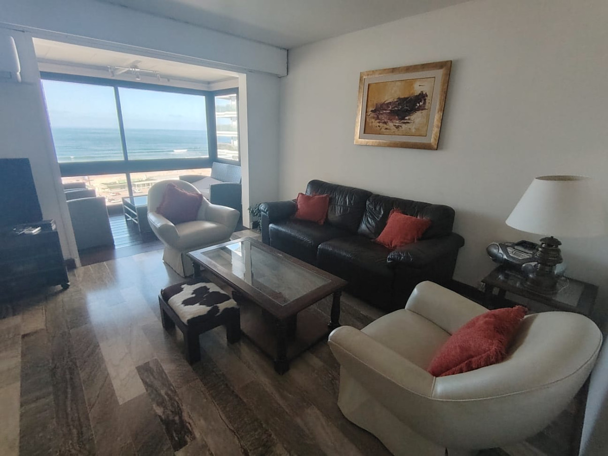 Venta Apartamento 3 dormitorios Frente al Mar Playa Brava Punta del Este