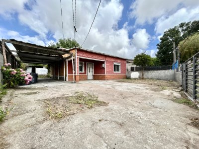 VENDIDA Venta Casa 2 Dormitorios  + Apartamento De Servicio, En Pando, Canelones