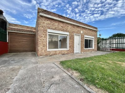 VENDIDA Venta Casa 2 Dormitorios Con Garage, En Pando, Canelones