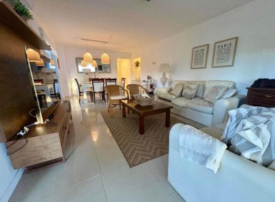 VENTA DE APARTAMENTO DE 2 DORMITORIOS Y 2 BAÑOS, AIDY GRILL, PUNTA DEL ESTE 