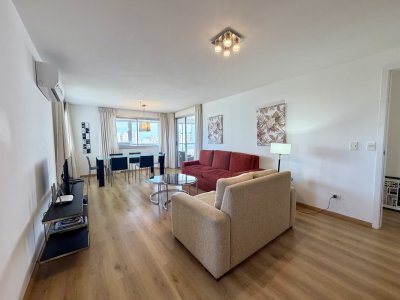 VENTA DE APARTAMENTO DE 3 DORMITORIOS Y 2 BAÑOS, PLAYA MANSA PUNTA DEL ESTE 